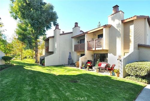 74-21555 Burbank Blvd, Woodland Hills, CA, 91367-6612 | Card Image