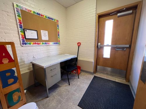 211 W Lake St, Chisholm, MN, 55719-1715 | Card Image