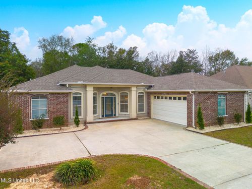 2331 Rue Maison, Biloxi, MS, 39532-3215 | Card Image