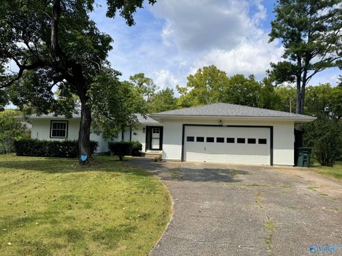 3726 Oakdale Ct Nw, Huntsville, AL, 35810-2832 | Card Image