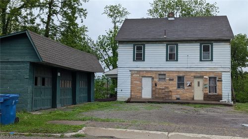 133 Parkway St, Struthers, OH, 44471-2087 | Card Image