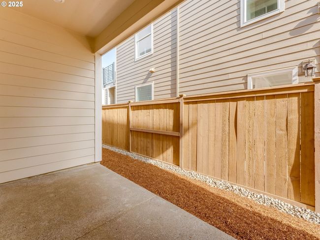 8431 Se Blanton St, House attached with 3 bedrooms, 3 bathrooms and 2 parking in Hillsboro OR | Image 22