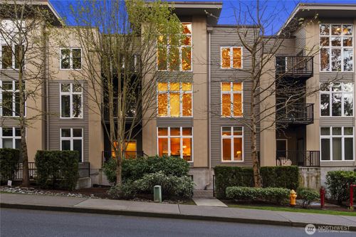 unit-213-150 102nd Ave Se, Bellevue, WA, 98004-6287 | Card Image