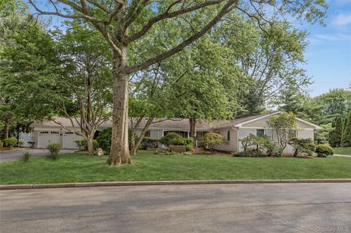 54 Dix Woods Dr, Melville, NY, 11747-4108 | Card Image