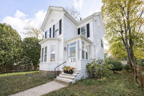 8 Concord St, Natick, MA, 01760-4835 | Card Image