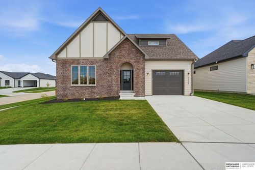 9508 Far Niente Ln, Lincoln, NE, 68526-6153 | Card Image