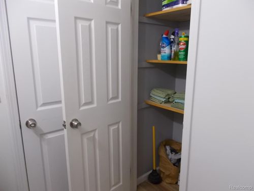 2134 Mertz Rd, Caro, MI, 48723-9590 | Card Image