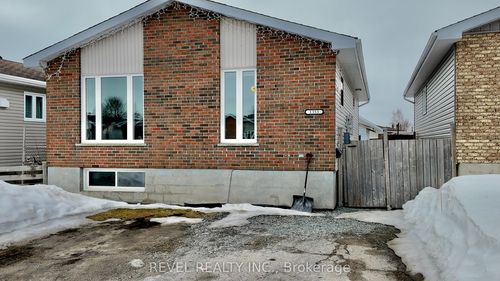 1353 Gatineau Blvd, Timmins, ON, P4R1E4 | Card Image