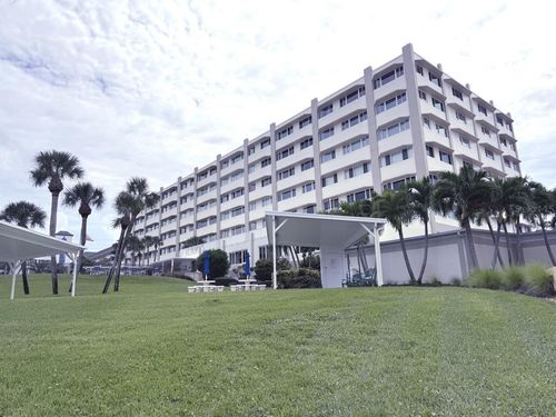 317a-100 Bluff View Dr, BELLEAIR BLUFFS, FL, 33770-1370 | Card Image