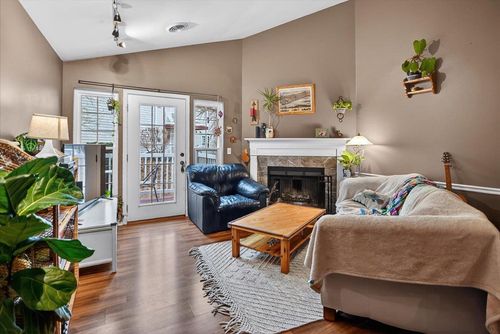 unit-7-7102 Flagship Dr, Madison, WI, 53719-2378 | Card Image