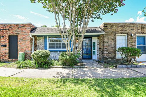 217-217 W F St, La Porte, TX, 77571-5151 | Card Image
