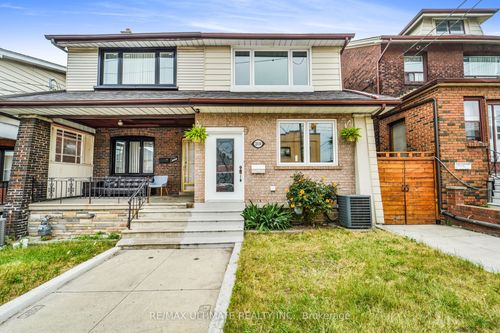 2010 Dufferin St, York, ON, M6E3R2 | Card Image