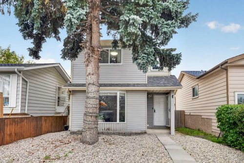 37 Erin Croft Cres Se, Calgary, AB, T2B2T8 | Card Image