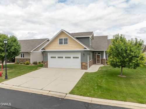 3560 Edgewood Village Loop, Bismarck, ND, 58503-5008 | Card Image