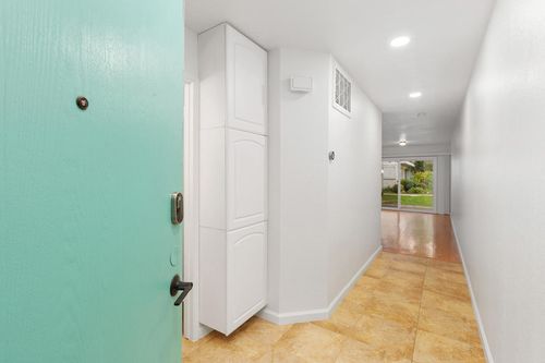 b5-5125 E Waverly Dr, Palm Springs, CA, 92264 | Card Image