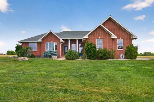 2100 N East Lake Rd, Newton, KS, 67114-9511 | Card Image