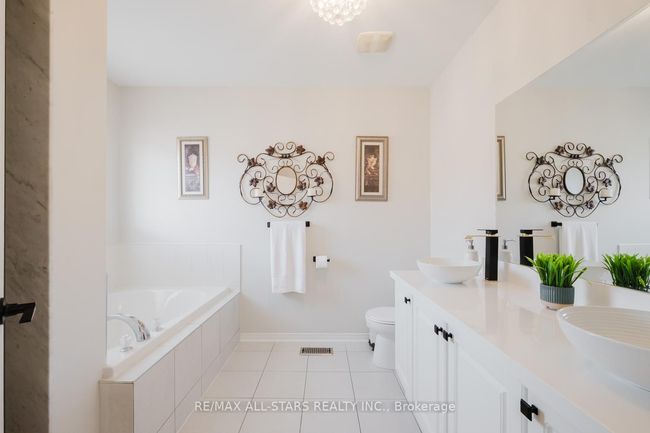 19 Coronet St, House other with 4 bedrooms, 4 bathrooms and 4 parking in Stouffville ON | Image 22