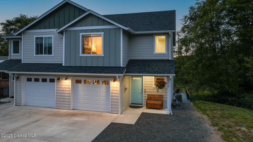 1510 Spruce Dr, Seaside, OR, 97138-7570 | Card Image
