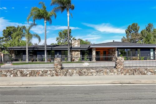 16417 Knollwood Dr, Granada Hills, CA, 91344-1805 | Card Image