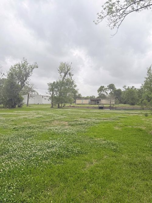 2744 County Road 415c, Brazoria, TX, 77422-6445 | Card Image
