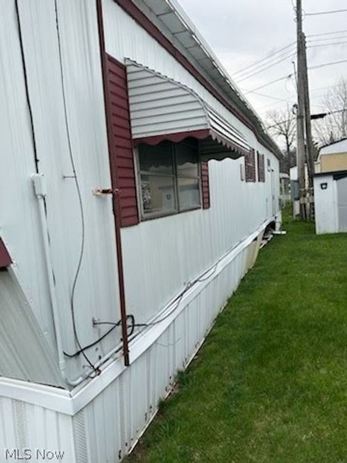8367 Russell Ln, Cleveland, OH, 44144-1135 | Card Image