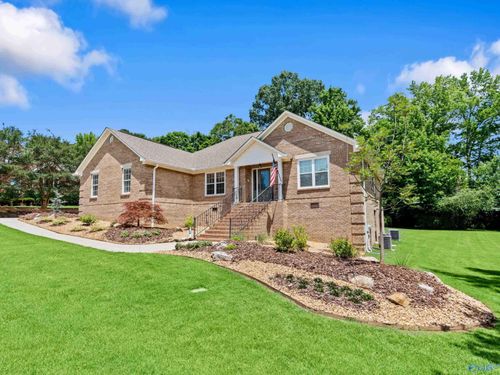 5519 Cedar Mill Drive, Guntersville, AL, 35976 | Card Image