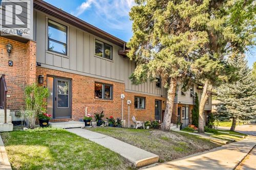 10910 Bonaventure Dr Se, Calgary, AB, T2J4Y9 | Card Image