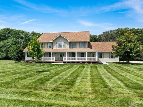 23186 Buck Track Ln, Warrenton, MO, 63383-7310 | Card Image
