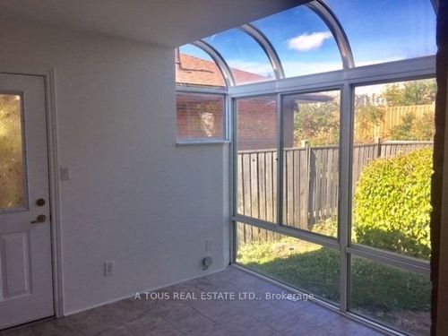 76 Centre St S, Brampton, ON, L6W2X8 | Card Image