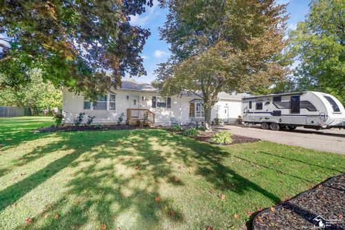 7860 Forrestway Dr, Monroe, MI, 48161-4708 | Card Image