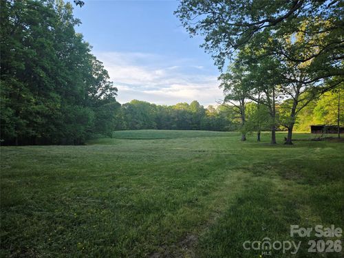 2901 Seats Rd, Yadkinville, NC, 27055-6808 | Card Image
