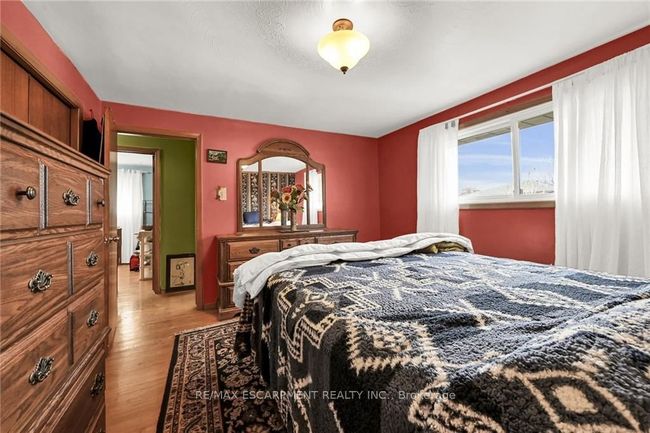135 Nash Rd N, House other with 3 bedrooms, 2 bathrooms and 5 parking in Hamilton ON | Image 20