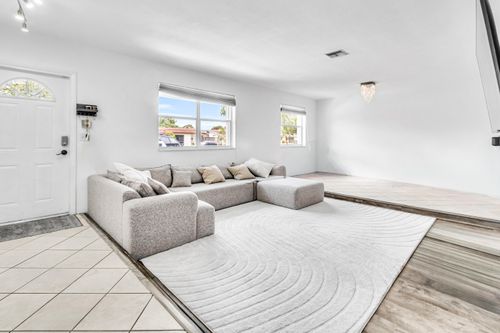2200 N 47th Ave, Hollywood, FL, 33021-4152 | Card Image