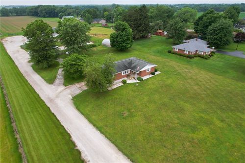 2251 W Stone Bluff Rd, Covington, IN, 47932-8103 | Card Image