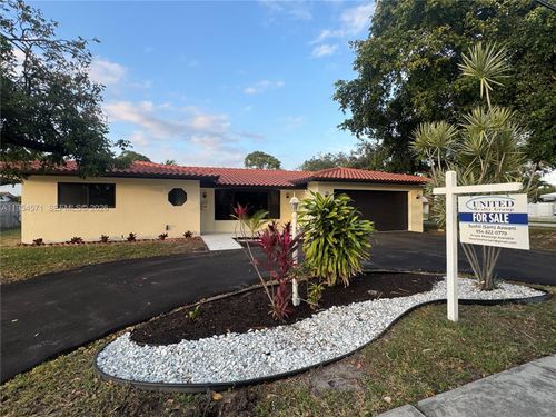 1109 Se 10th St, Deerfield Beach, FL, 33441-5721 | Card Image