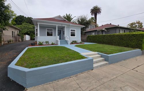 318 W Cota St, SANTA BARBARA, CA, 93101-3338 | Card Image
