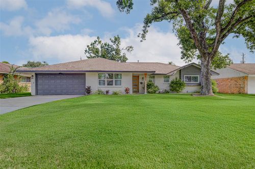 8918 Springview Ln, Houston, TX, 77080-1753 | Card Image