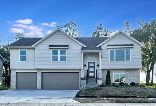 1312 N Holland Dr, Independence, MO, 64056-3116 | Card Image