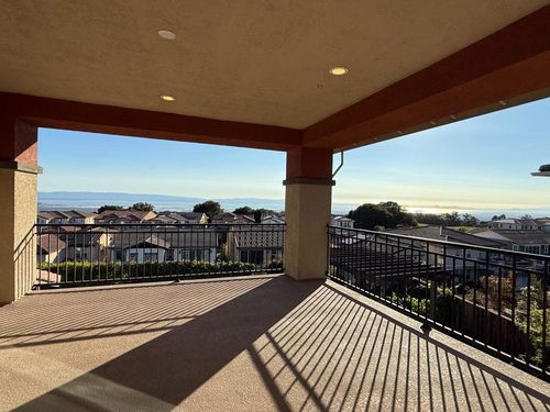7 Stirling Way, Hayward, CA, 94542-7945 | Card Image