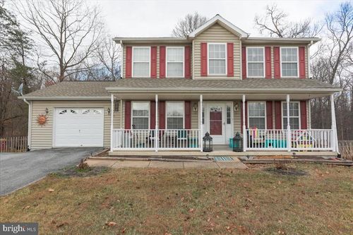 34 Standing Oak Ct, BUNKER HILL, WV, 25413-4054 | Card Image