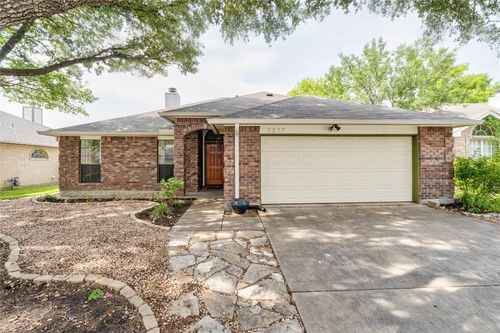 2317 Sycamore Trl, Round Rock, TX, 78664-7767 | Card Image