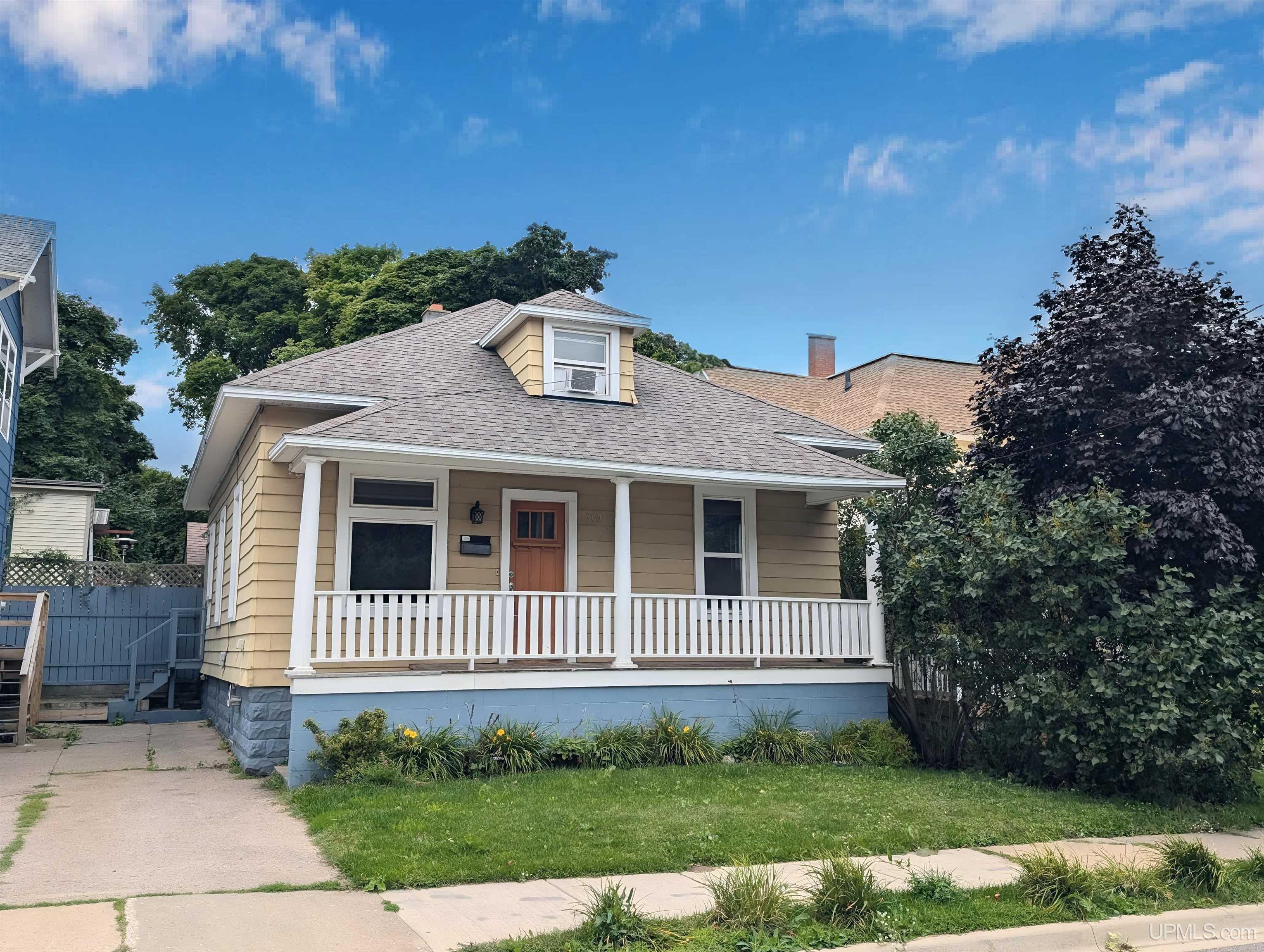 Pine St, Marquette, MI 49855