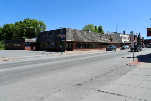 266 Main St, Newport, VT, 05855-5039 | Card Image