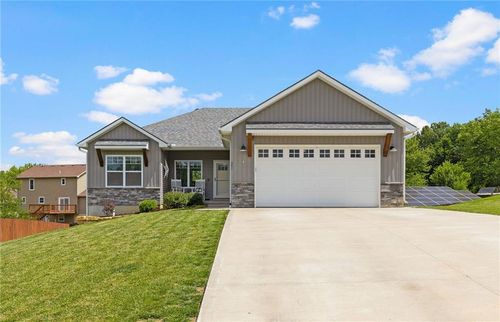 481 Olive Ct, Warrensburg, MO, 64093-9103 | Card Image