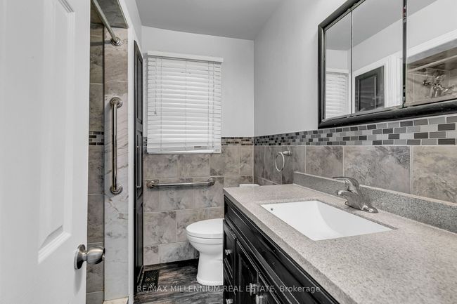 991 Parkview Ave, House other with 5 bedrooms, 2 bathrooms and 2 parking in Windsor ON | Image 13