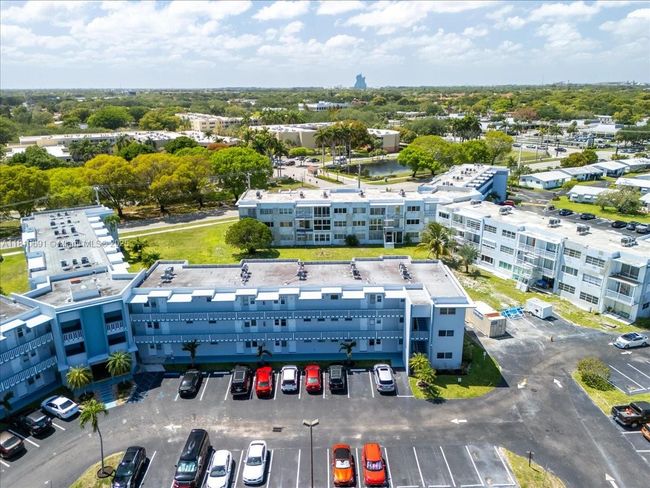 APT-109 - 2200 Park Ln, Condo with 1 bedrooms, 2 bathrooms and null parking in Hollywood FL | Image 40