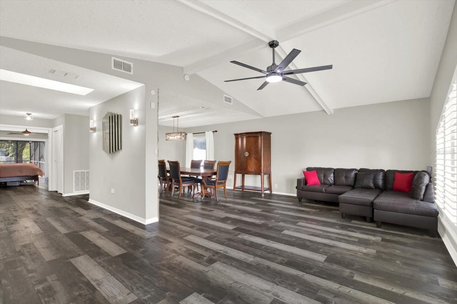 Residential in WEEKI WACHEE 5