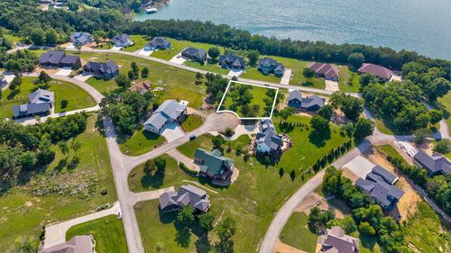 28 Toby Cir, Lampe, MO, 65681-6001 | Card Image