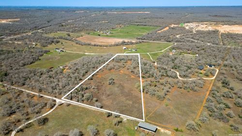 117 White Horse Ln, Stockdale, TX, 78160-7180 | Card Image