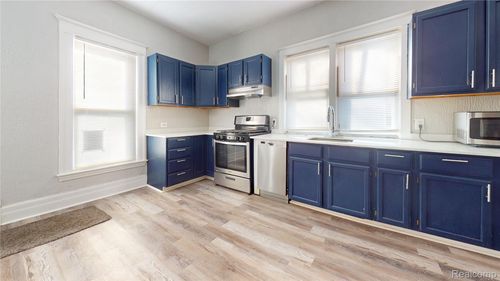 76 Willard St, Pontiac, MI, 48342-3072 | Card Image